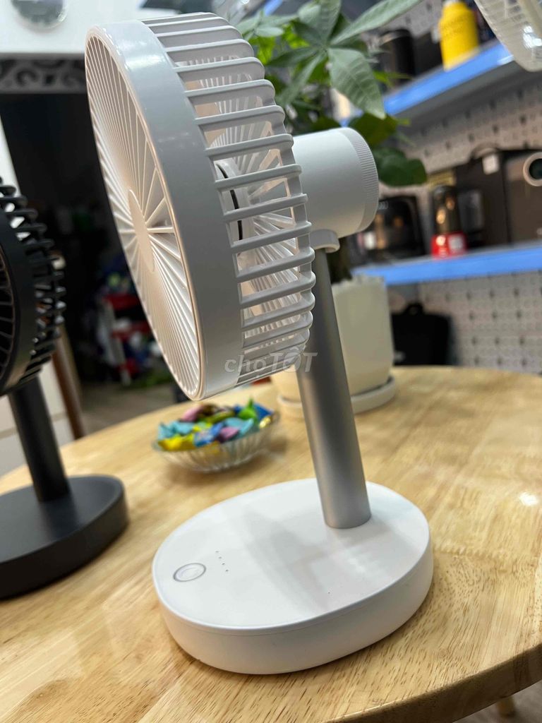 Quạt sạc tích điện để bàn Xiaomi JIPIN JP-F05 , có. Mua bán Quạt tại Huyện Hóc Môn Tp Hồ Chí Minh được đăng bởi Siri hình 4