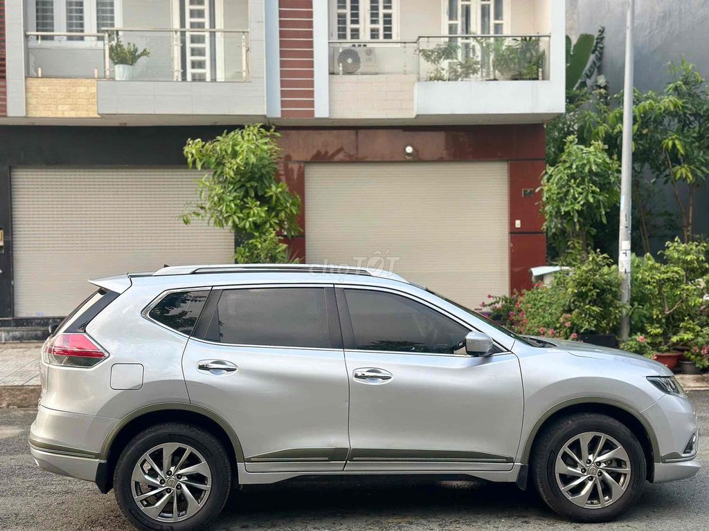 Nissan X-Trail 2018 2.0 4WD Серебристый 78 000 км