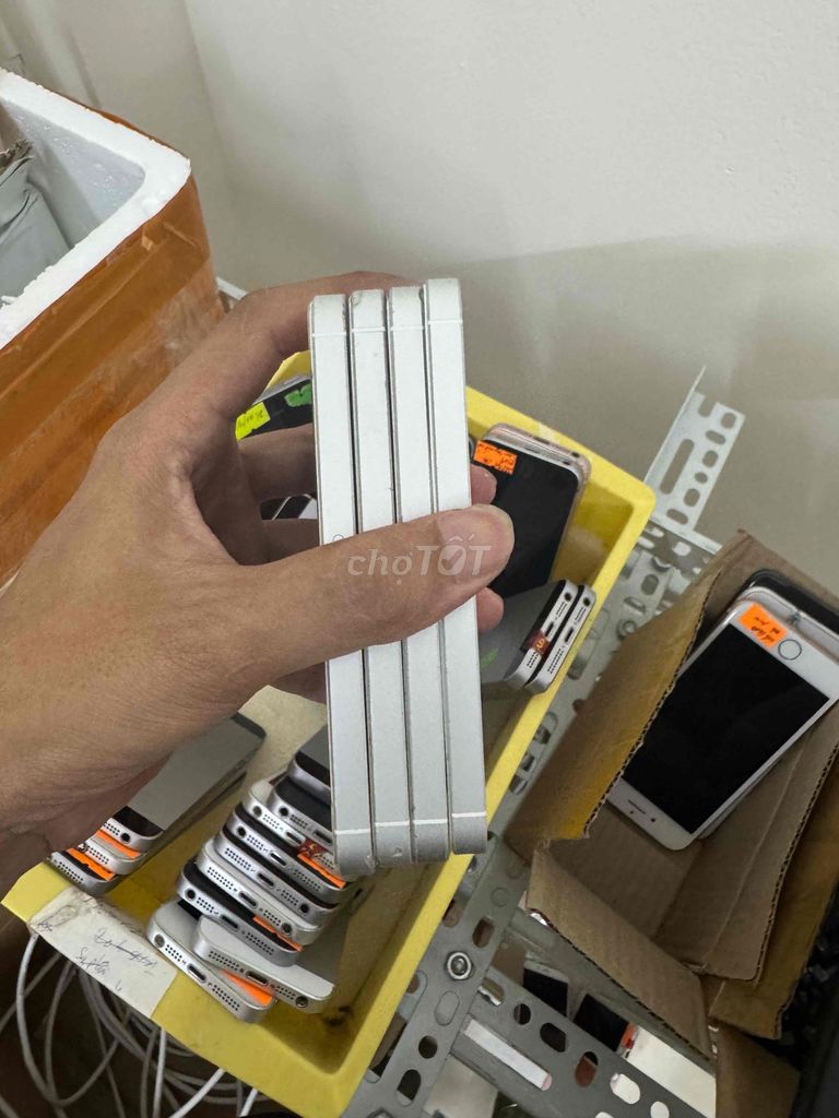Apple iPhone 5se. Mua bán Điện thoại tại Quận Bắc Từ Liêm Hà Nội được đăng bởi NGUYỄN THANH TƯ hình 1