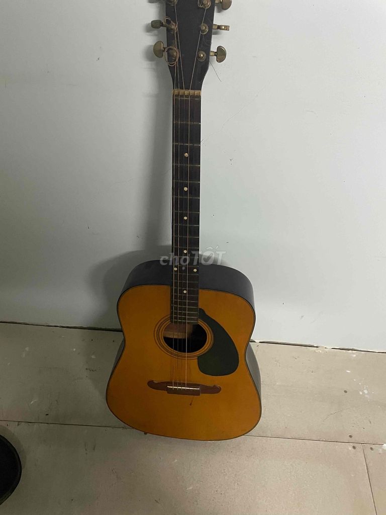 Đàn guitar đã sử dụng màu Nâu, Đen. Mua bán Nhạc cụ tại Quận 3 Tp Hồ Chí Minh được đăng bởi Jalen hình 1