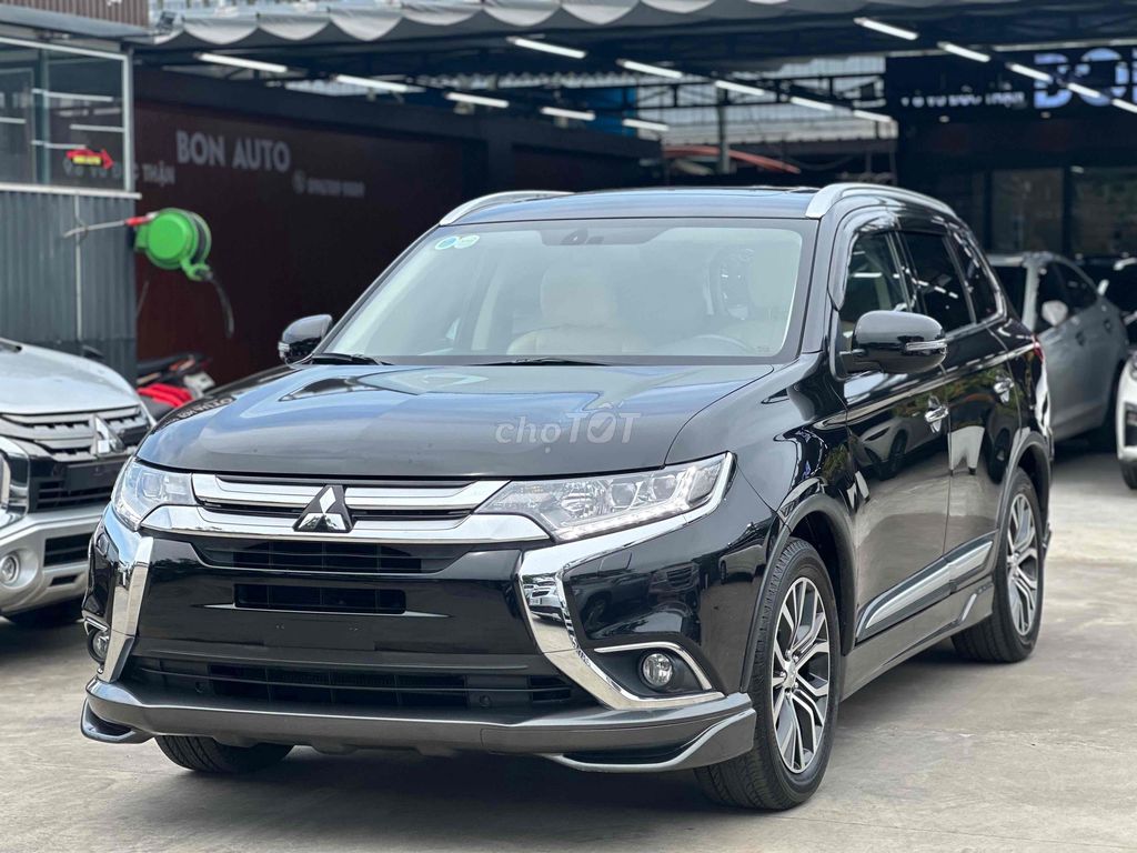 Mitsubishi Outlander 2018 2.0 Premium màu đen. Mua bán Ô tô tại Quận Long Biên Hà Nội được đăng bởi BON AUTO hình 3