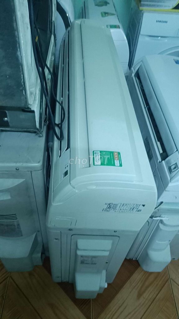 Máy lạnh Daikin 2,5hp mới 95 %