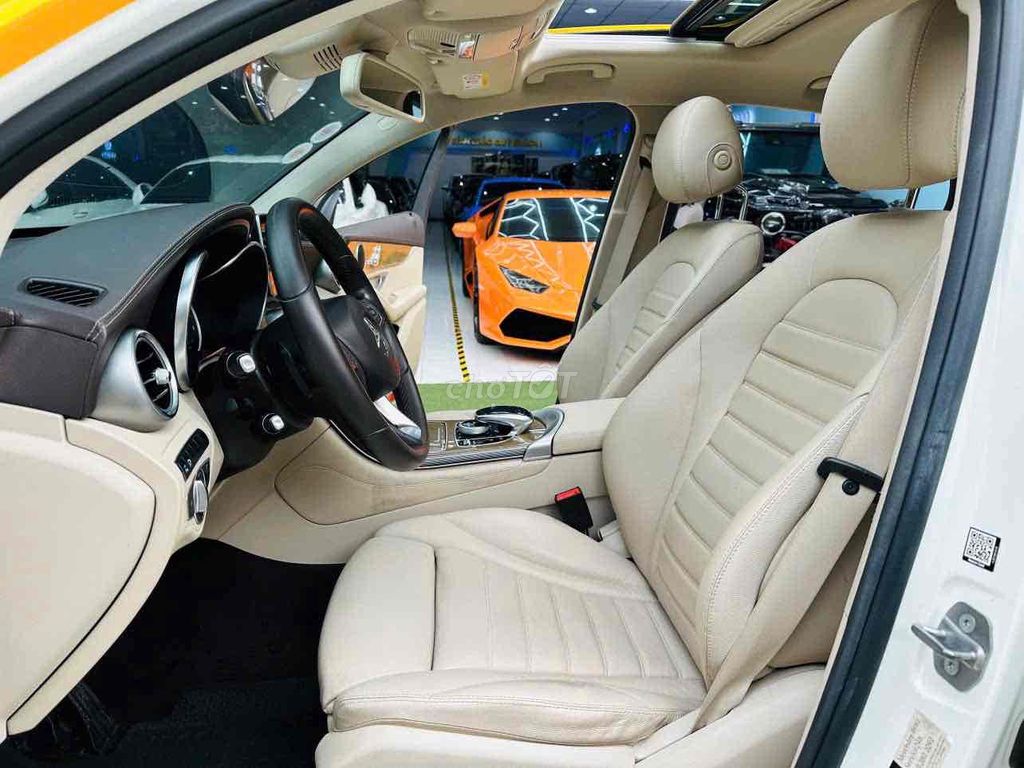 Mercedes-Benz GLC300 Coupe 2017 4MATIC. Mua bán Ô tô tại Quận 8 Tp Hồ Chí Minh được đăng bởi Hồng Phúc hình 3