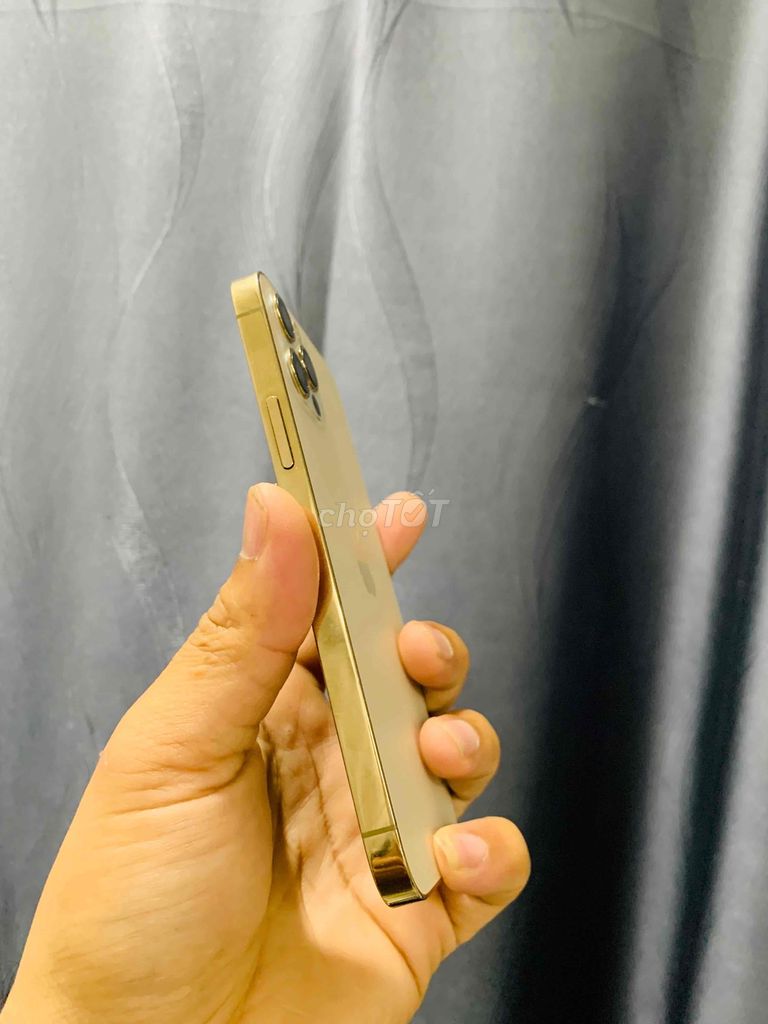 iphone 12 pro  256gb quốc tế zin áp ốc đẹp 99%. Mua bán Điện thoại tại Quận Ninh Kiều Cần Thơ được đăng bởi shop một chín tám tám hình 3