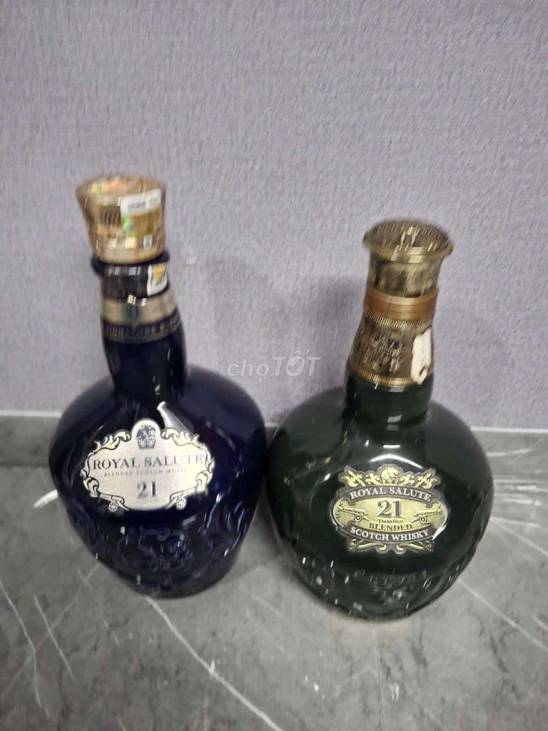 Vỏ chai Royal Salute 21 Gốm sứ Xanh dương. Mua bán Đồ sưu tầm, đồ cổ tại Quận 4 Tp Hồ Chí Minh được đăng bởi Hạnh Q4  hình 1