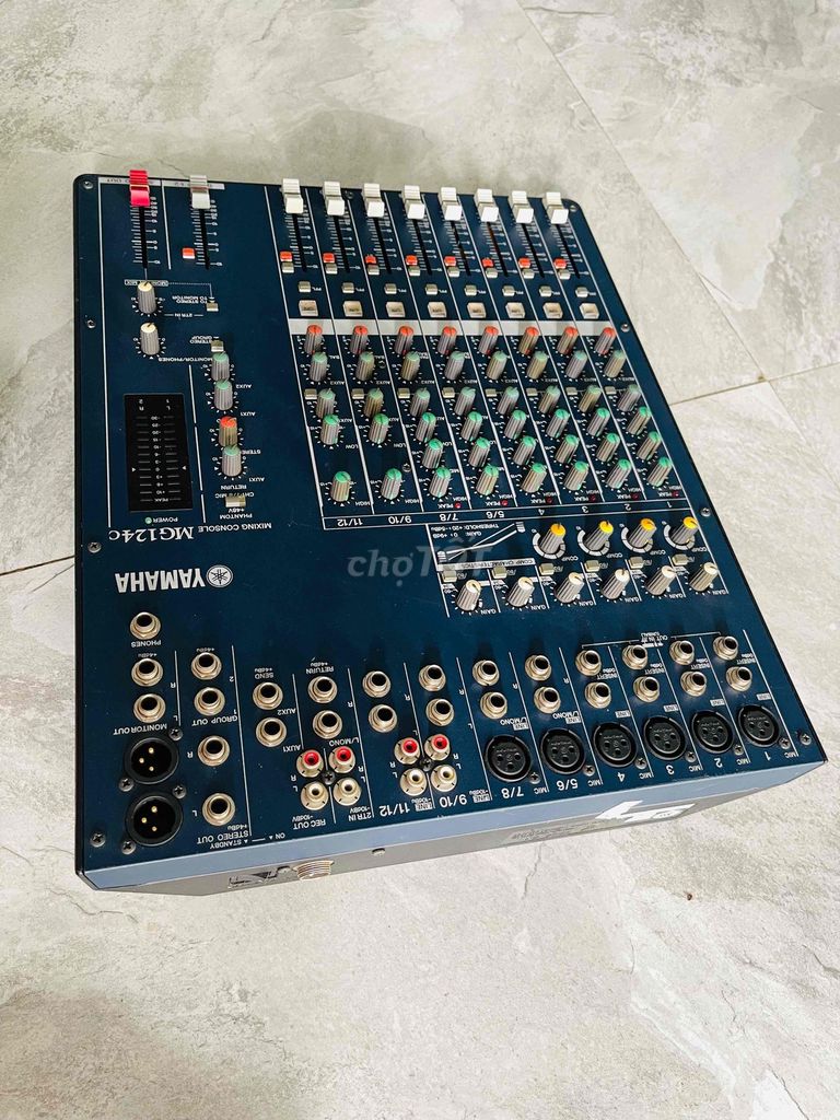 Bàn trộn âm thanh Yamaha MG124c. Mua bán Nhạc cụ tại Huyện Tháp Mười Đồng Tháp được đăng bởi Tính  hình 1