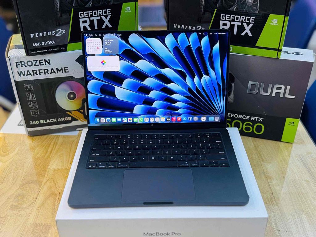 Macbook Pro M5 14 inch 16G/512G/MidNight Fullbox. Mua bán Laptop tại Quận Ninh Kiều Cần Thơ được đăng bởi mua bán laptop Thành Võ Cần Thơ hình 1