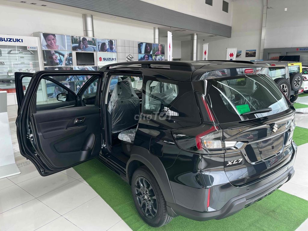 Suzuki XL7 Black Edition đặc biệt LIÊN HỆ ĐĂT XE. Mua bán Ô tô tại Quận 12 Tp Hồ Chí Minh được đăng bởi SUZUKI VIỆT LONG  hình 12