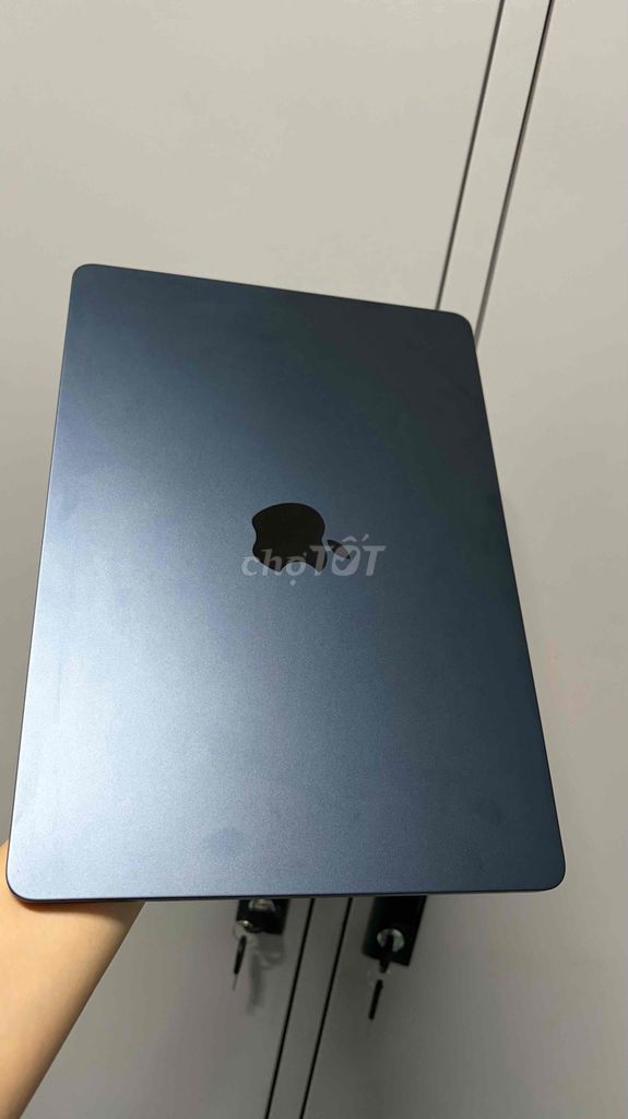 Macbook air M2/8/256gb+sạc. Mua bán Laptop tại Thành phố Thủ Dầu Một Bình Dương được đăng bởi Phạm Bảo Ngọc hình 1