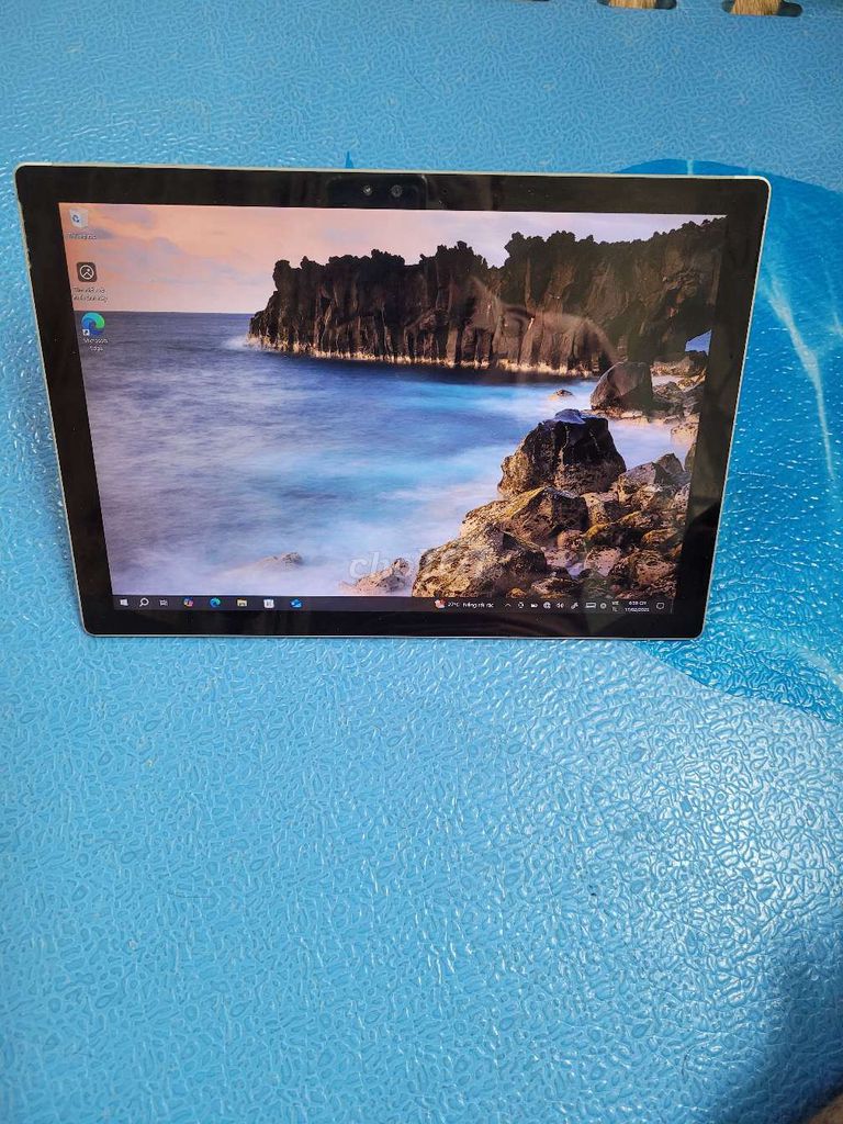 Surface pro 4 i5 ram 8g ssd 256