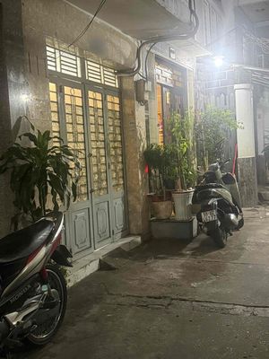 Аренда · 1 комн. · 20 м² · Quận 10, ул. Đường Hòa Hảo