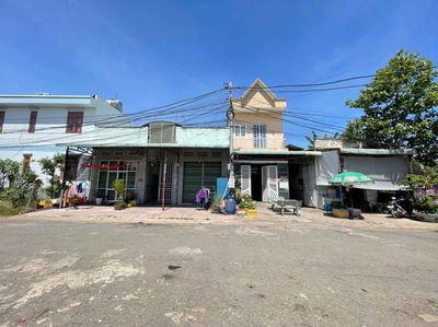 Nhà trọ 1 trệt 1lầu thu 20 triệu kdc Đông An kế cổng kcn Tân Đông Hiệp