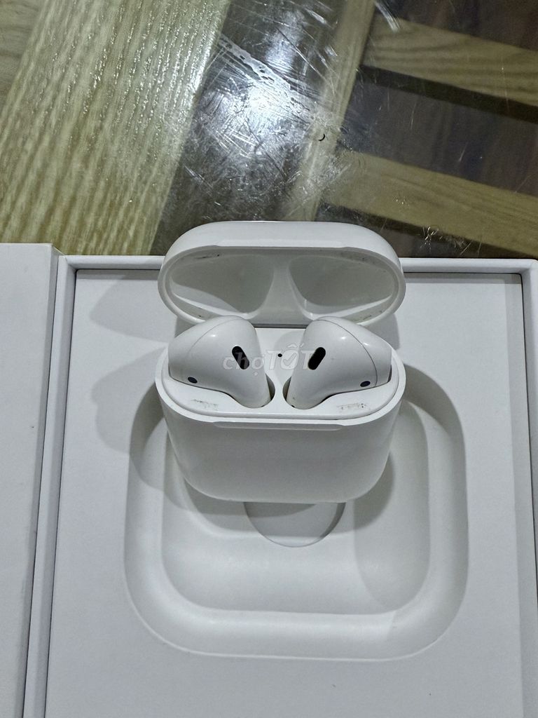 Tai nghe Apple AirPods Trắng Đã sử dụng. Mua bán Tivi, Âm thanh tại Quận Ngũ Hành Sơn Đà Nẵng được đăng bởi Garifullin Aydar hình 1