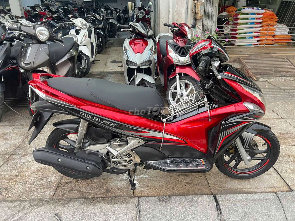 Honda Air Blade FI 2012 черно-красный