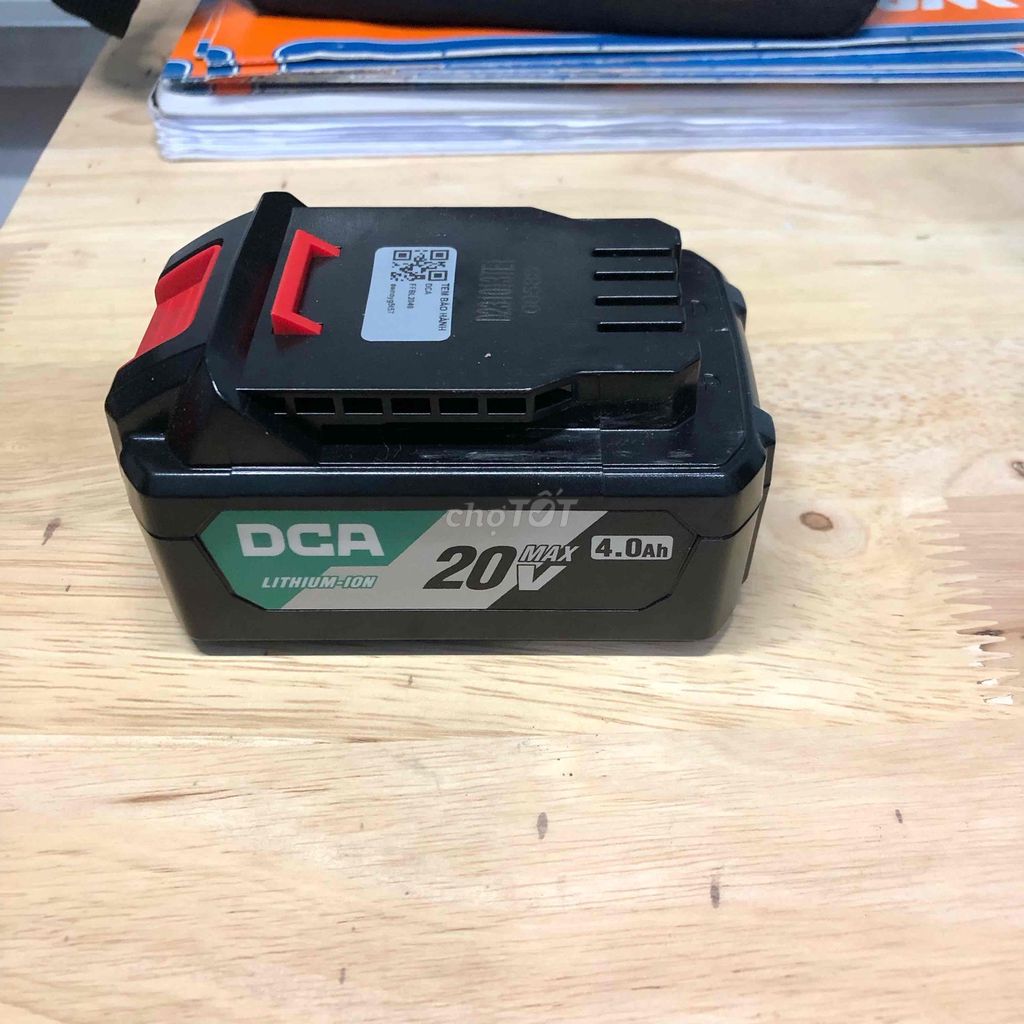 Pin DCA 20V 4.0Ah  Mới 100%. Mua bán Đồ chuyên dụng, Giống nuôi trồng tại Thành phố Mỹ Tho Tiền Giang được đăng bởi Nguyễn Dũng Chinh hình 1