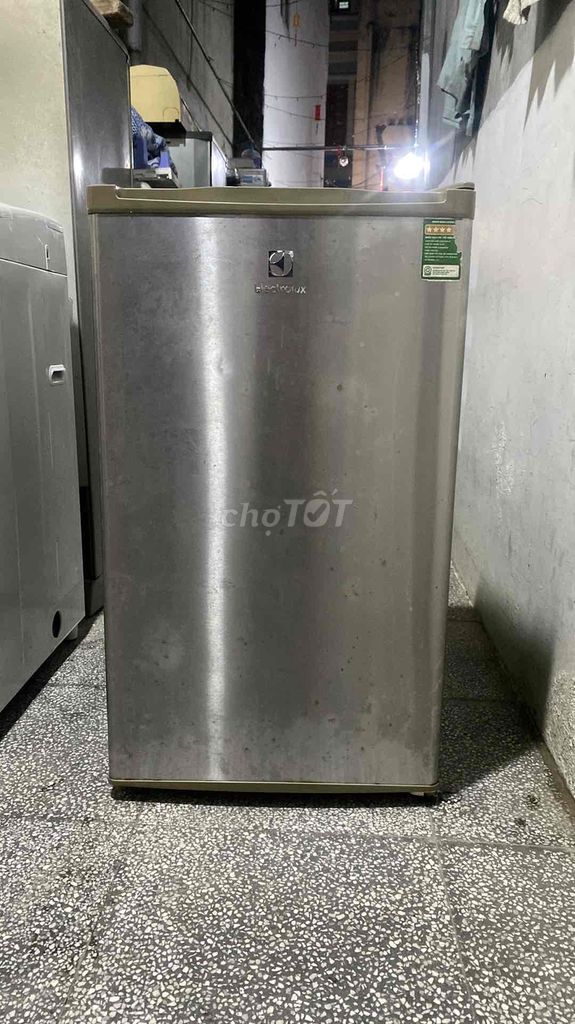 tủ lạnh electrolux 92l máy zin bao tốt bh 6 tháng