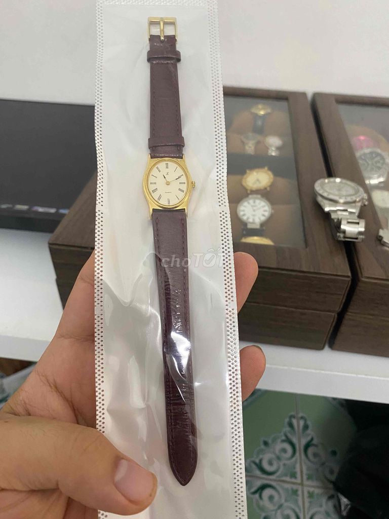 Đồng hồ nữ dây da Vàng, Nâu. Mua bán Đồng hồ tại Quận Hoàn Kiếm Hà Nội được đăng bởi Lê Thành Đô hình 1