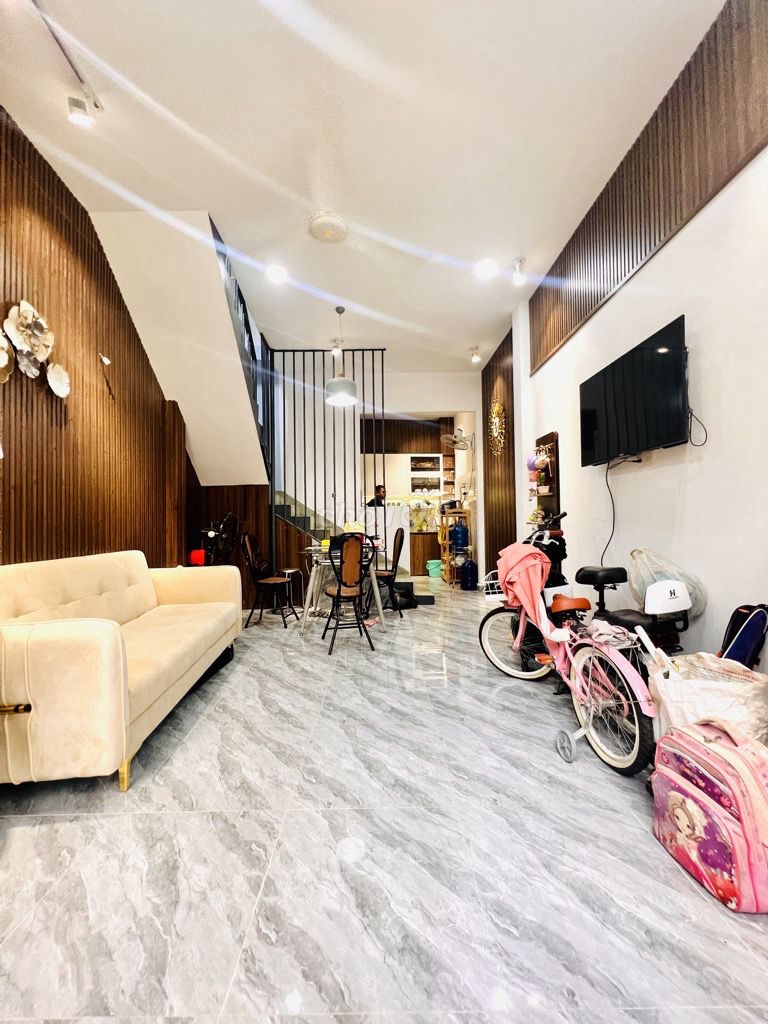 NHÀ ĐẸP, 35m2, ngang 4m, 3P ngủ đường Nguyễn Văn Nghi, Gò Vấp