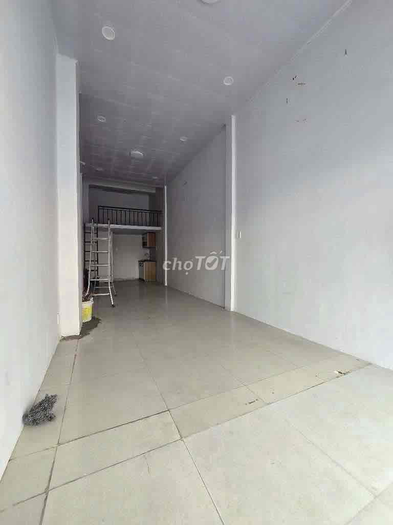 Mặt Bằng Mặt Tiền Phạm Văn Hai_ Tân Bình , Có Gác Ở lại , 15tr