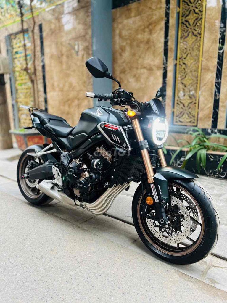 HONDA CB 650R abs motor pkl Xe lướt như mới bs29. Mua bán Xe máy tại Quận Cầu Giấy Hà Nội được đăng bởi Tong motor xe may hình 2