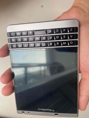 blackberry passport se nguyên zin tem ( chưa bung