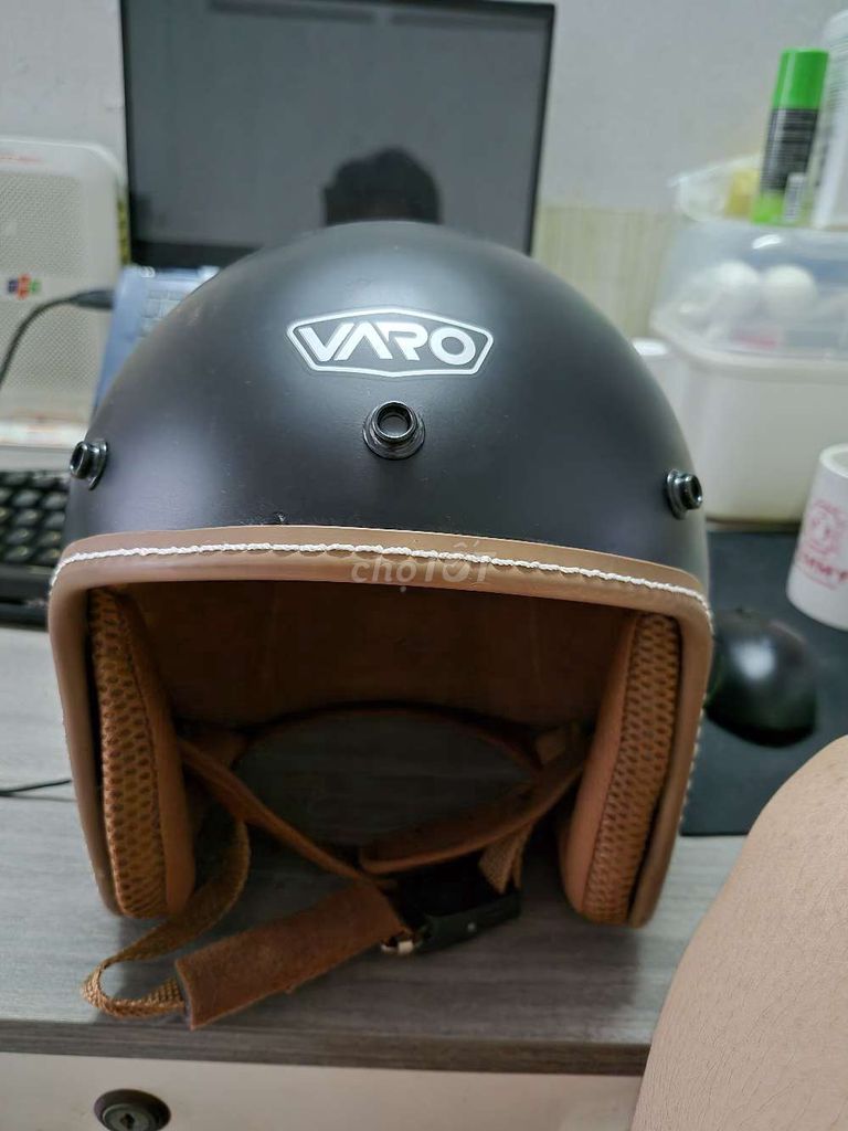 Mũ bảo hiểm Varo Da Đen Mới. Mua bán Phụ kiện thời trang khác tại Quận Bình Thạnh Tp Hồ Chí Minh được đăng bởi Lưu Huy hình 1