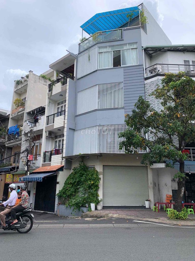 Bán rẻ nhà góc 2 mặt tiền Trường Sa, phường 17, quận Phú Nhuận