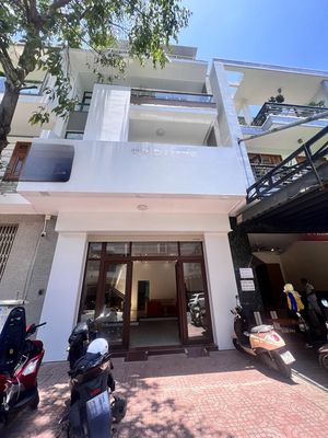 Rent · 5 bd · 102 м² · Thành phố Nha Trang, ул. Hoàng Cầm