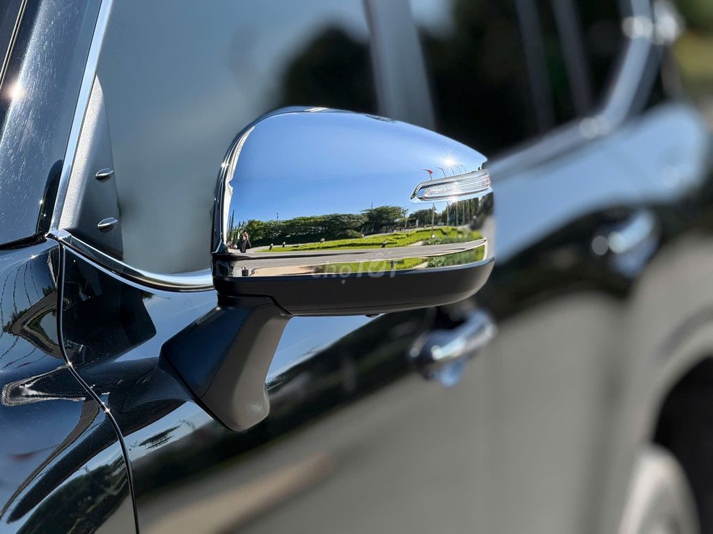 Toyota Land Cruiser 300 VXR V6 2023, Chất Như Mới. Mua bán Ô tô tại Quận Long Biên Hà Nội được đăng bởi Long Biên Cars hình 8