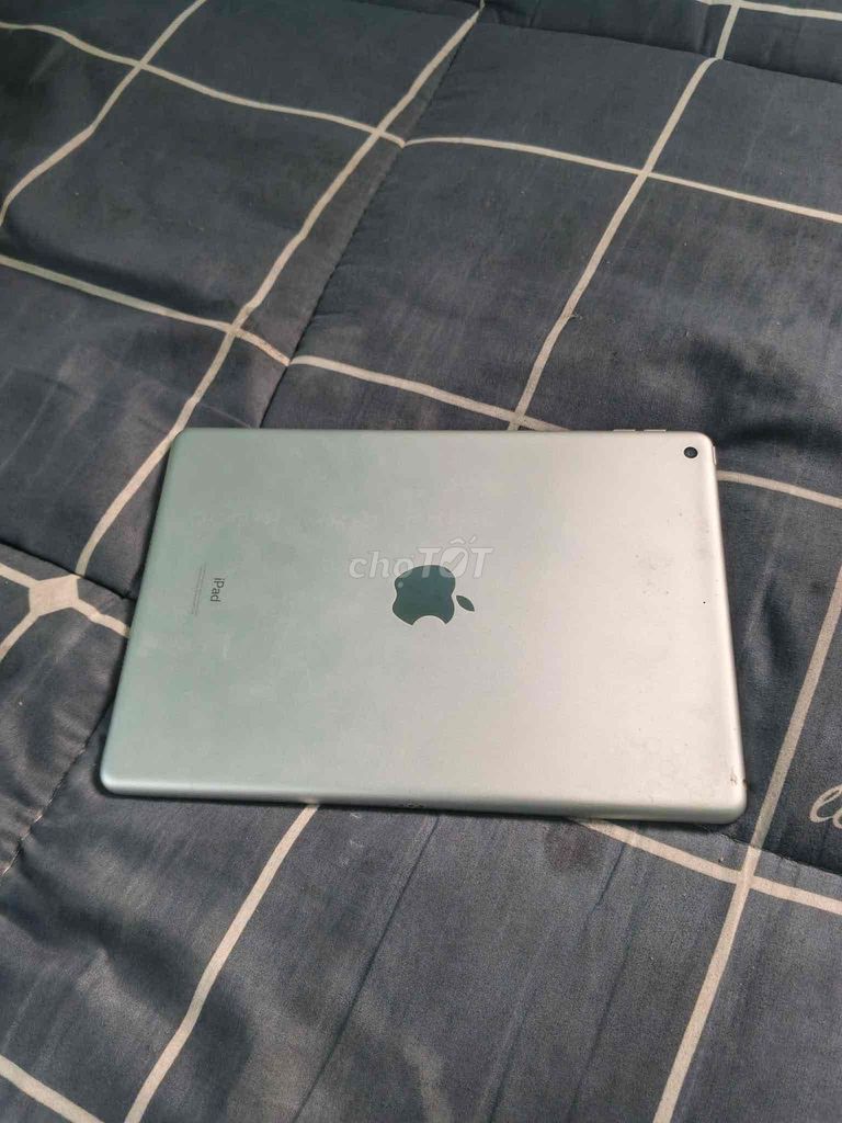 Apple iPad Gen 9 64GB Wifi Bạc. Mua bán Máy tính bảng tại Quận Thanh Xuân Hà Nội được đăng bởi Quang Đạo hình 1