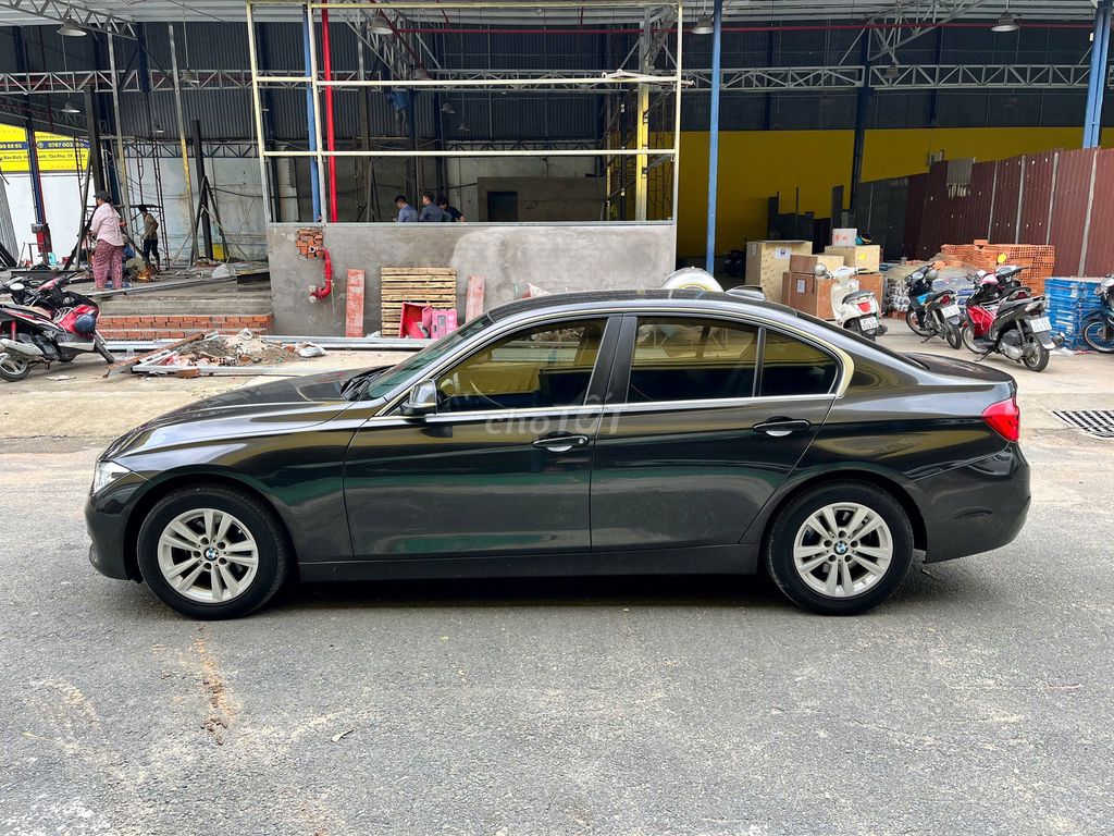 BMW 320i 2016 XE GIA ĐÌNH 1 CHỦ TỪ ĐẦU MUA MỚI ĐẸP. Mua bán Ô tô tại Thành phố Thủ Đức Tp Hồ Chí Minh được đăng bởi Hiếu hình 5