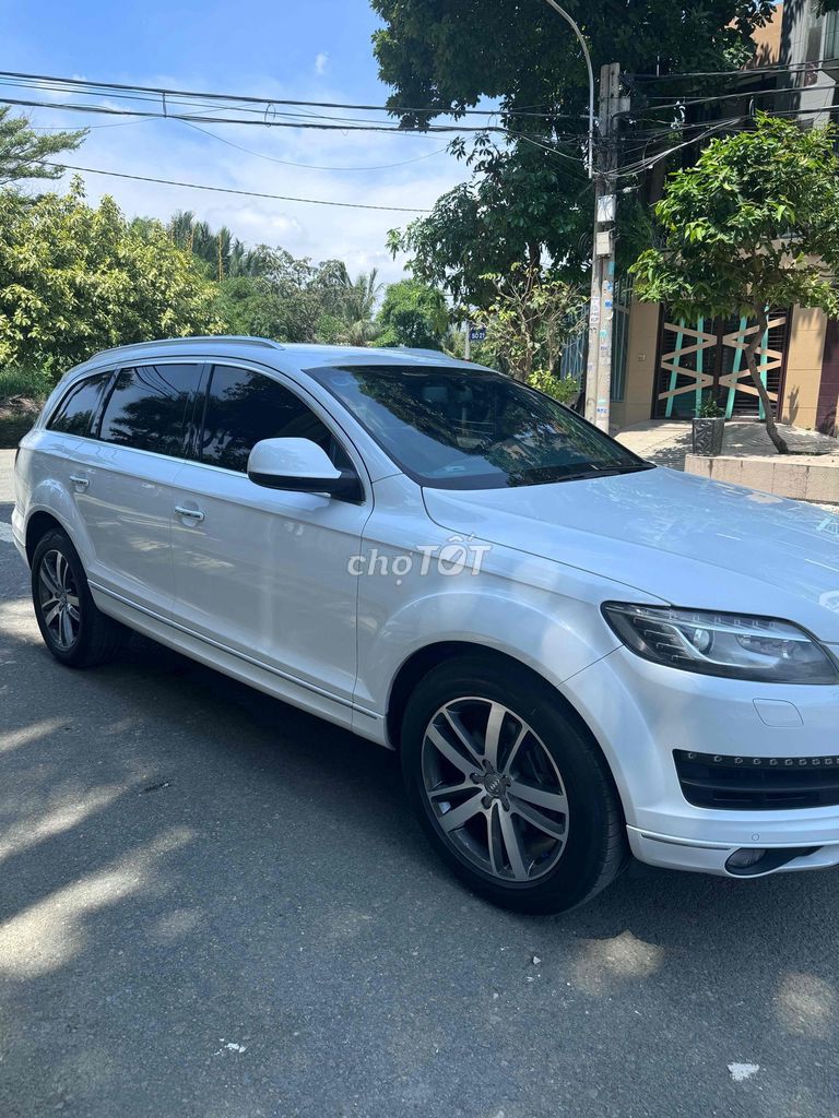 Audi Q7 2012 photo 2