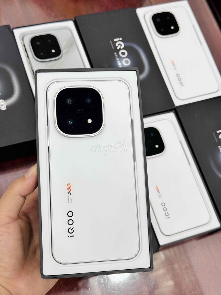 iQOO15 Trắng NĐ 12/256Gb Fullbox Keng. Mua bán Điện thoại tại Thành phố Dĩ An Bình Dương được đăng bởi Khôi Ghiền Phone  hình 1