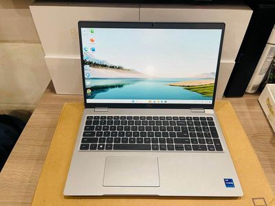 Dell Latitude 5530 i7 or i5 1245U USA ZIN như mới