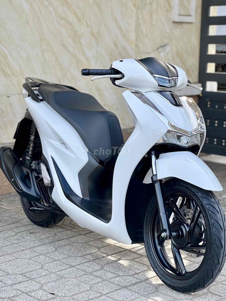 honda SH 125i máy móc zin nguyên bản 9chủ. Mua bán Xe máy tại Quận 12 Tp Hồ Chí Minh được đăng bởi CHXM Phương Nam Chuyên Bán Xe Trả Góp Bao Nợ Xấu hình 8