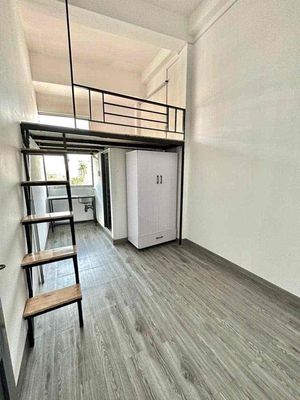 Phòng trọ gác cao đứng được nhận và sạc xe điện