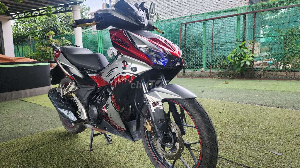 Honda Winner X 2020, красно-черная, ручная, коническая, 4 тысячи километров