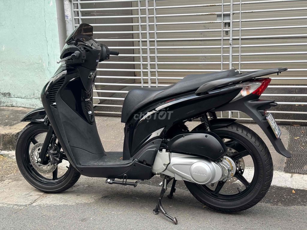 Sh 150i Nhập Ý Lên Full 2012 Hàng Zin Linh Kiện. Mua bán Xe máy tại Quận 11 Tp Hồ Chí Minh được đăng bởi MinhTien hình 3