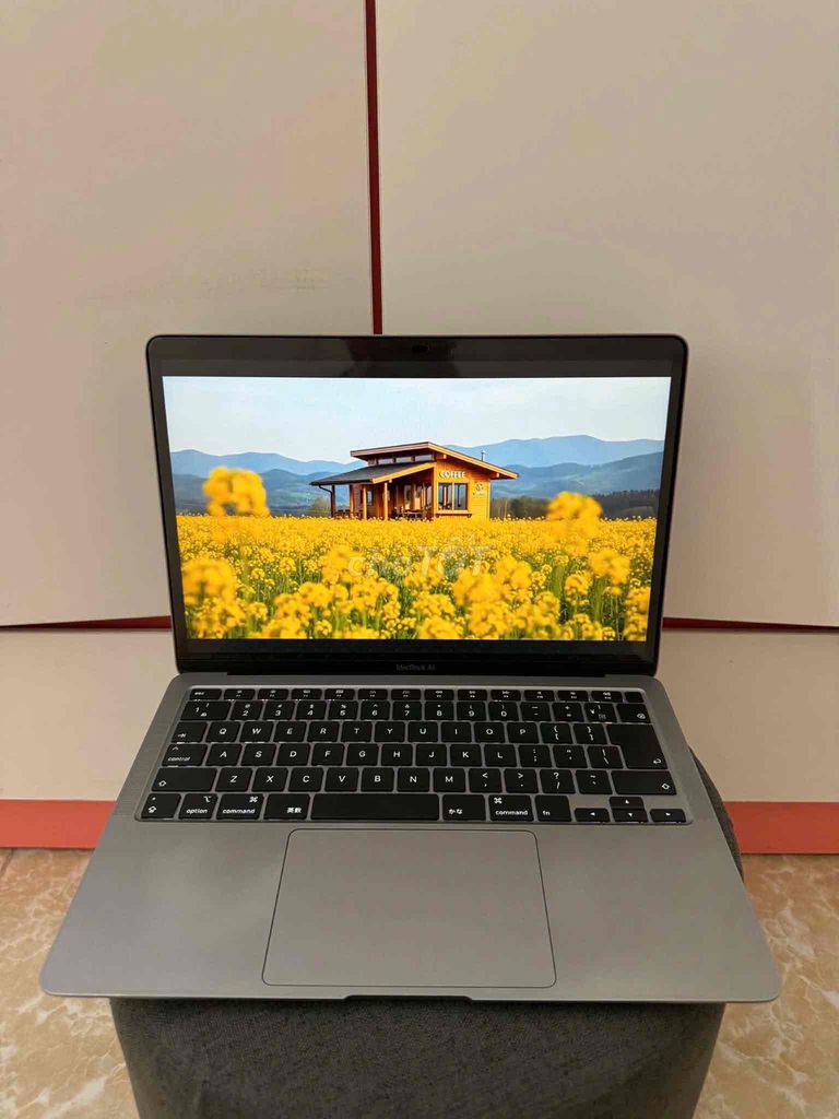 MacBook Air 2020 i5 8GB/256GB. Mua bán Laptop tại Quận Tây Hồ Hà Nội được đăng bởi Hải Vân hình 1