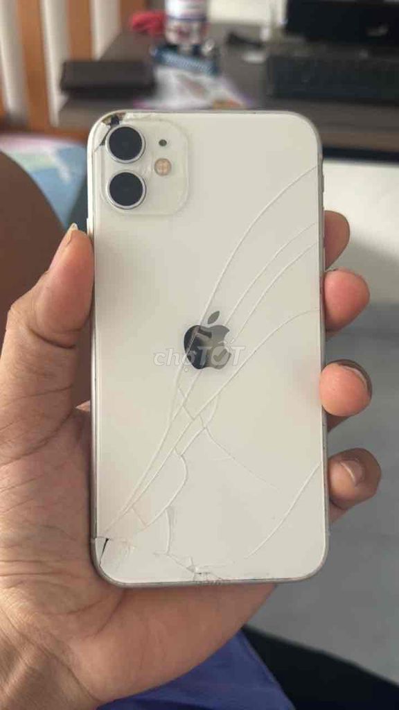 Apple iPhone 11 128GB trắng thanh lý. Mua bán Điện thoại tại Quận Liên Chiểu Đà Nẵng được đăng bởi Anh hình 1