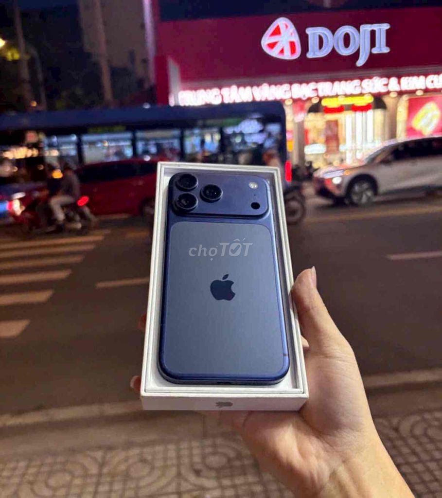 17 Pro Max 1TB Blue Quốc tế Mỹ HBH sạc 5 lần. Mua bán Điện thoại tại Quận 3 Tp Hồ Chí Minh được đăng bởi Nam Á Mobile hình 1