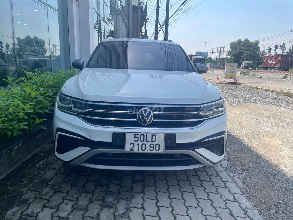 Volkswagen Tiguan Trắng 59929 km. Mua bán Ô tô tại Quận 3 Tp Hồ Chí Minh được đăng bởi Volkswagen Central hình 2