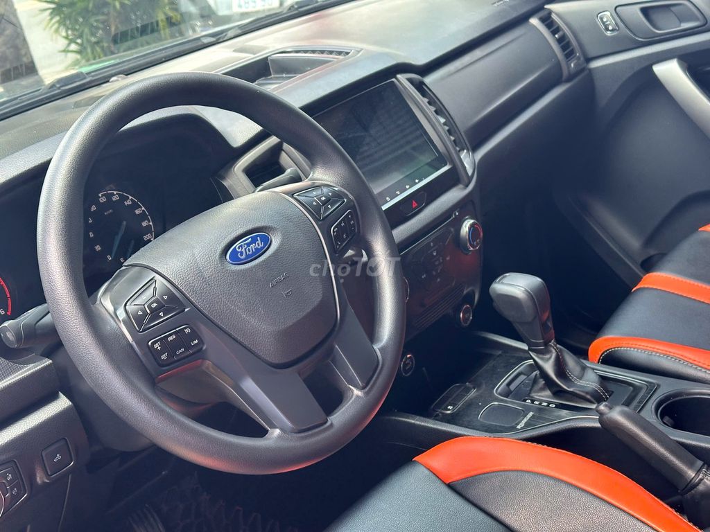 Ford Ranger XLS 2.2L 4x2 AT 2018, vay 75%, BH 2026. Mua bán Ô tô tại Quận Tân Phú Tp Hồ Chí Minh được đăng bởi Đức hình 9
