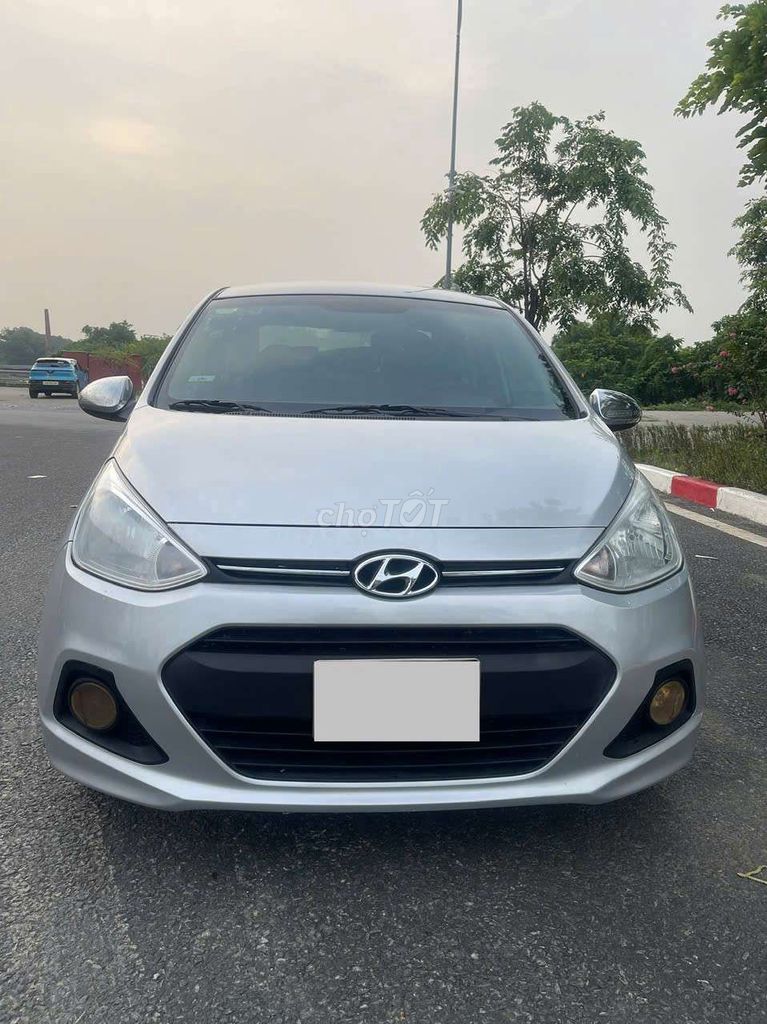 Hyundai i10 Sedan 2016 механическая коробка, серебристый
