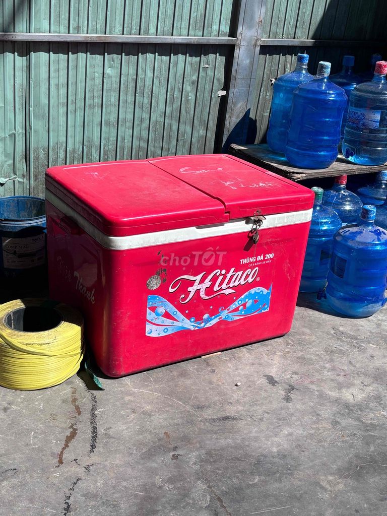 Thùng đá Hitaco 200 lít màu Đỏ có bánh xe. Mua bán Nội thất, đồ gia dụng khác tại Thị xã Tân Uyên Bình Dương được đăng bởi Đào Thị Kim Anh hình 1