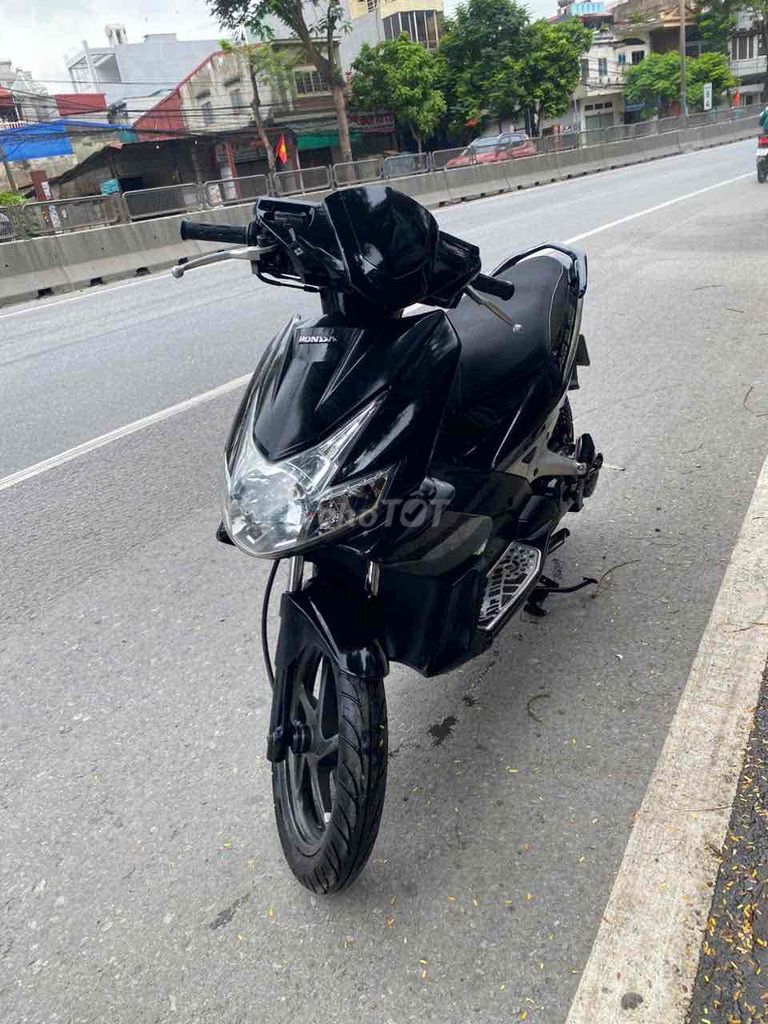 Xe airblade êm chất đẹp như hình. Mua bán Xe máy tại Quận Hồng Bàng Hải Phòng được đăng bởi Ly  hình 3