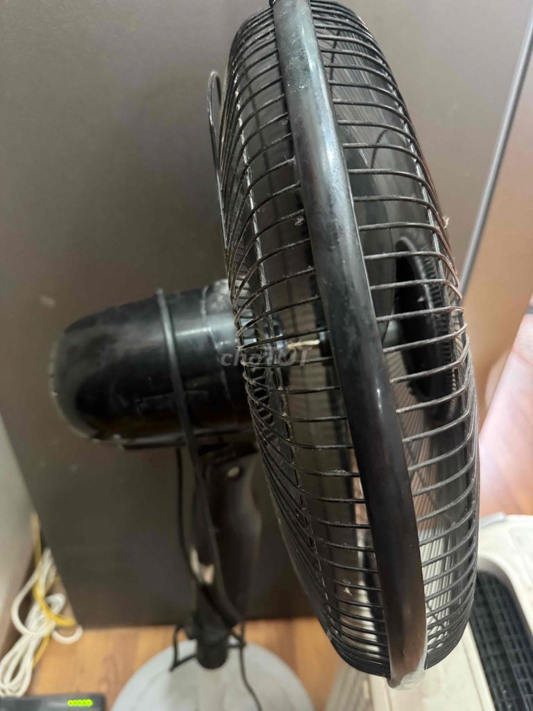 Quạt đứng Midea Đen Cần sửa. Mua bán Quạt tại Quận Cầu Giấy Hà Nội được đăng bởi Vũ Thành Hưng hình 1