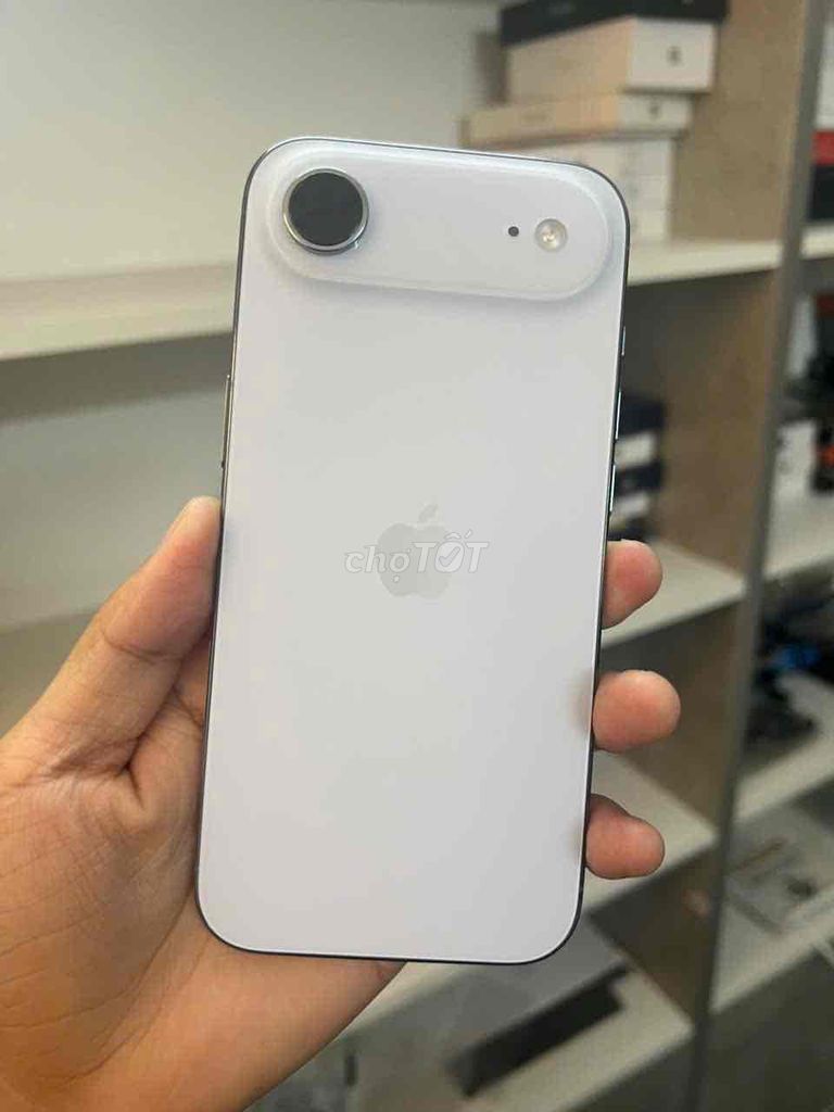 iPhone 17 Air 256GB Trắng Like new. Mua bán Điện thoại tại Quận 7 Tp Hồ Chí Minh được đăng bởi T49 Store hình 1