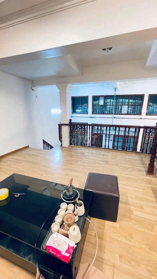 Cho thuê nhà phố An Dương, Tây Hồ, Ô tô đỗ, NT mới, DT rộng, thoáng
