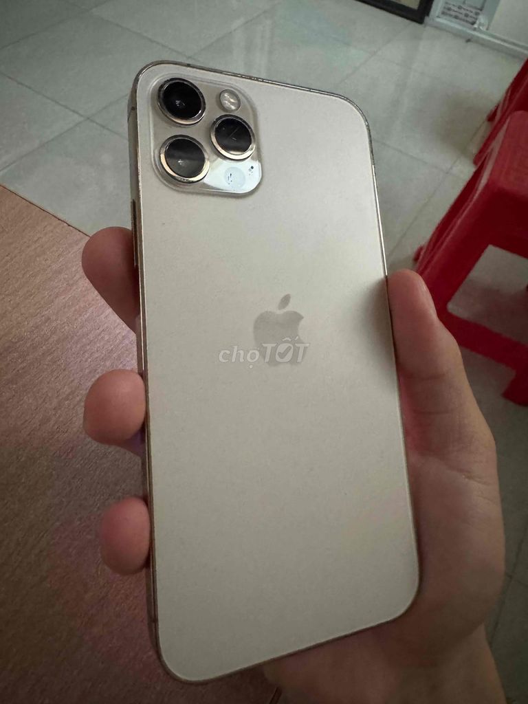 Apple iPhone 12 Pro 256GB Vàng. Mua bán Điện thoại tại Thành phố Buôn Ma Thuột Đắk Lắk được đăng bởi Nguyễn Thịnh hình 1